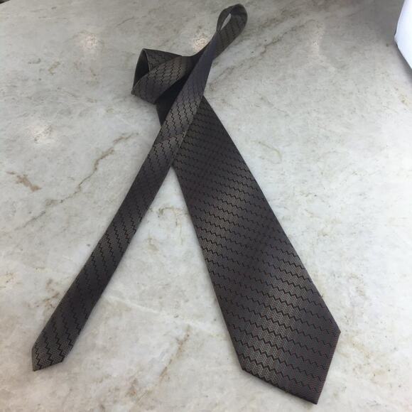 KENNETH COLE SILK TIE - Picture 10 of 11